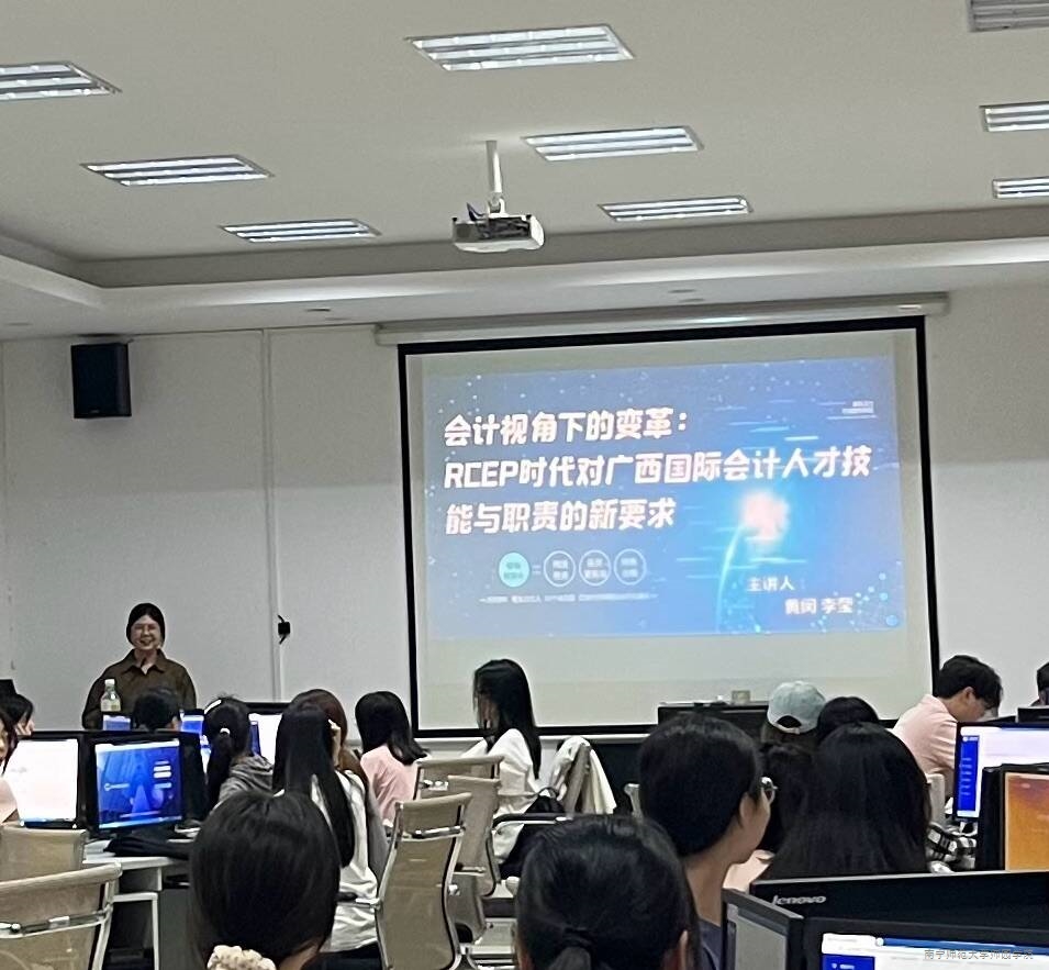 【铸师魂·守初心·师园育人风采】九载笃行铸师魂 教研相长润思政